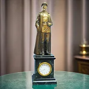 Настольные часы «Ф. Дзержинский» со змеевиком — оригинальный подарок — фотография 1