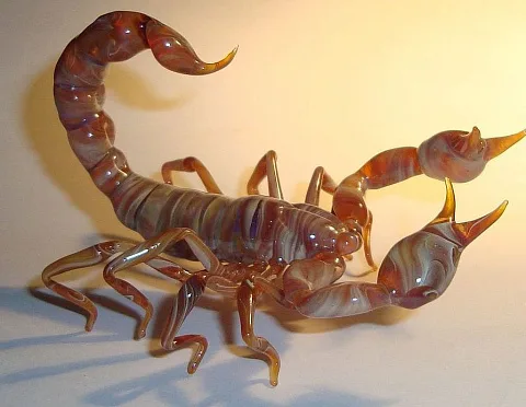 Подарочная скульптура «Скорпионы» из стекла