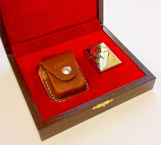 Сувенирная зажигалка Zippo "Герб" купить с доставкой Сувенирная зажигалка Zippo "Герб"