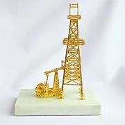 Сувенир «Нефтяная вышка» — необычный подарок — фотография 5