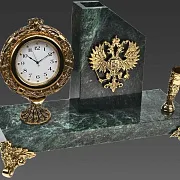 Часы «Элина» с гербом РФ и подставкой — необычный подарок — фотография 2